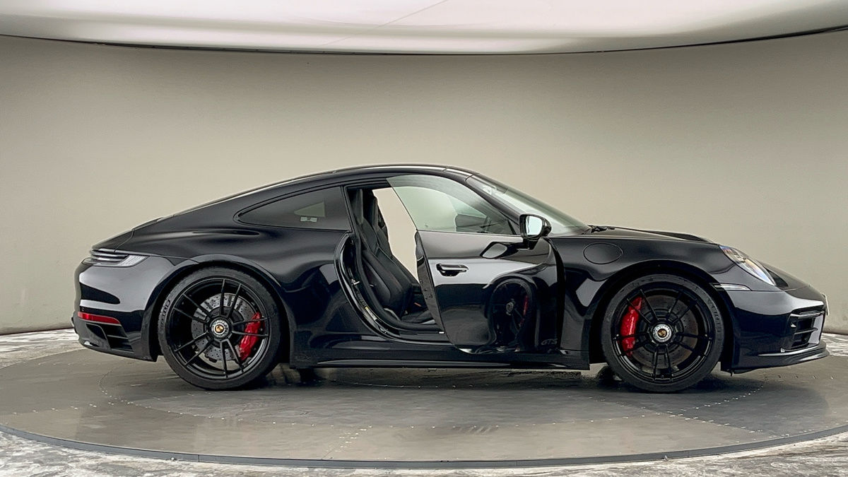 More views of Porsche 911