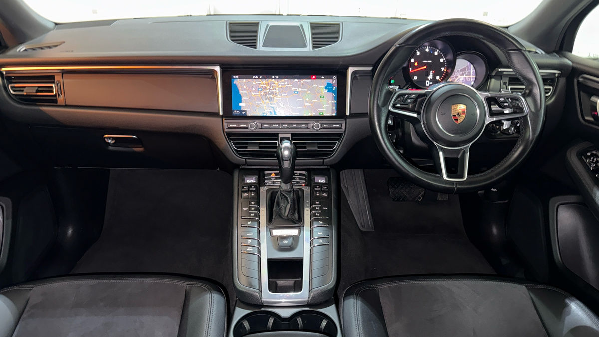 Porsche Macan Image 12