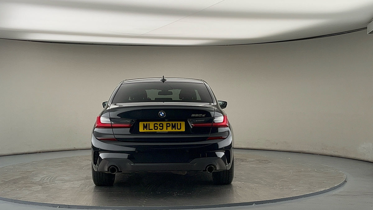 BMW 3 Series Image 4