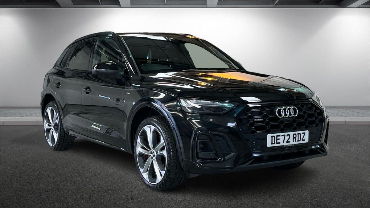 Audi Q5 Sticky Header Image
