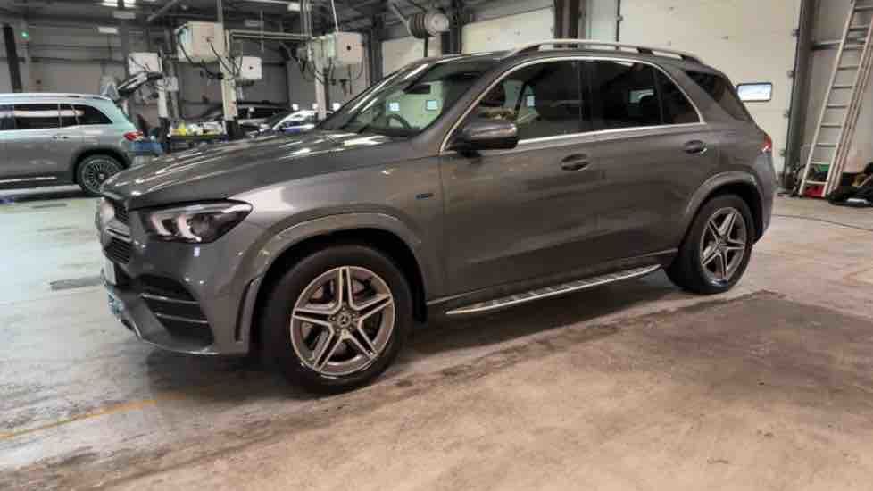 More views of Mercedes-Benz GLE