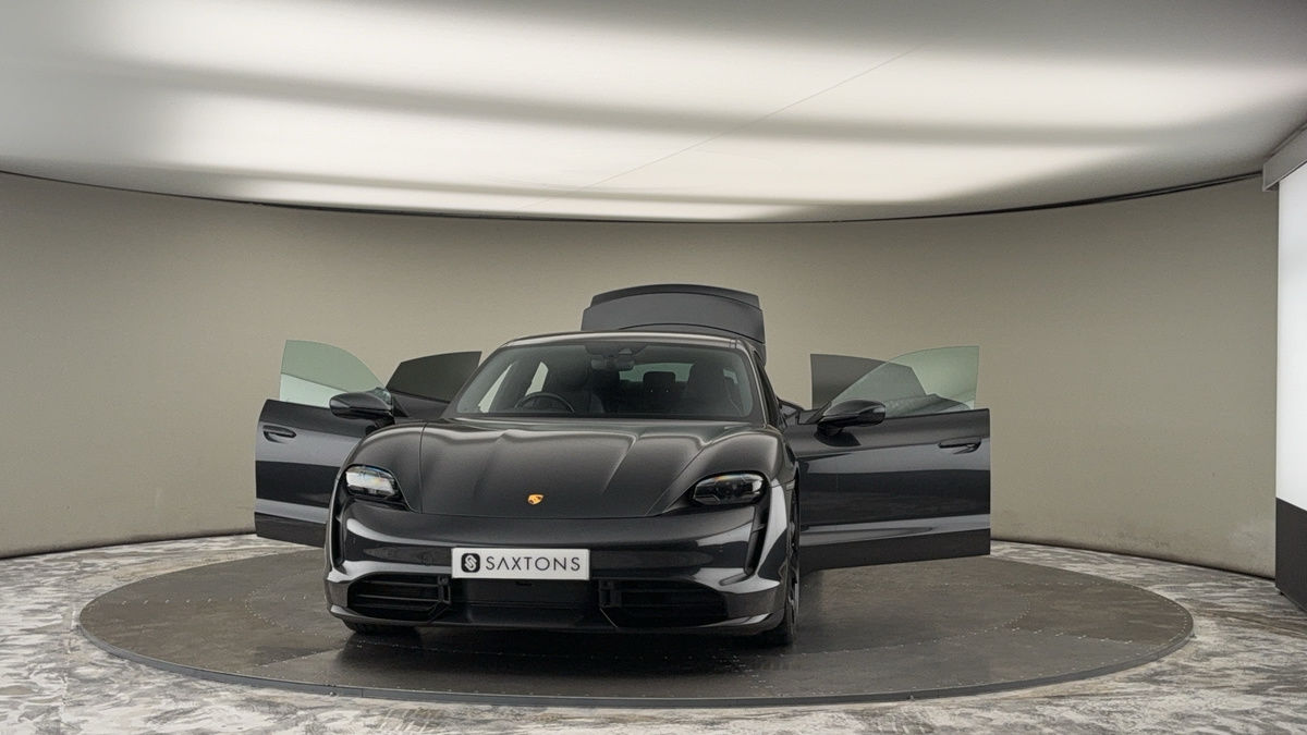 Porsche Taycan Image 9