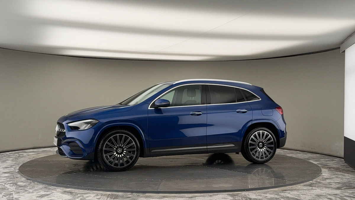 More views of Mercedes-Benz GLA
