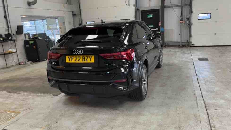 More views of Audi Q3