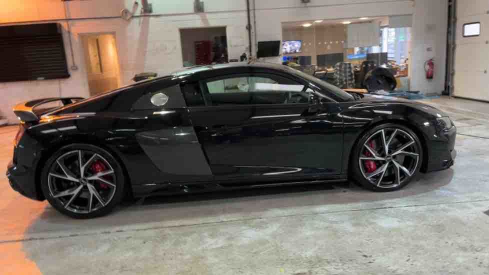 More views of Audi R8