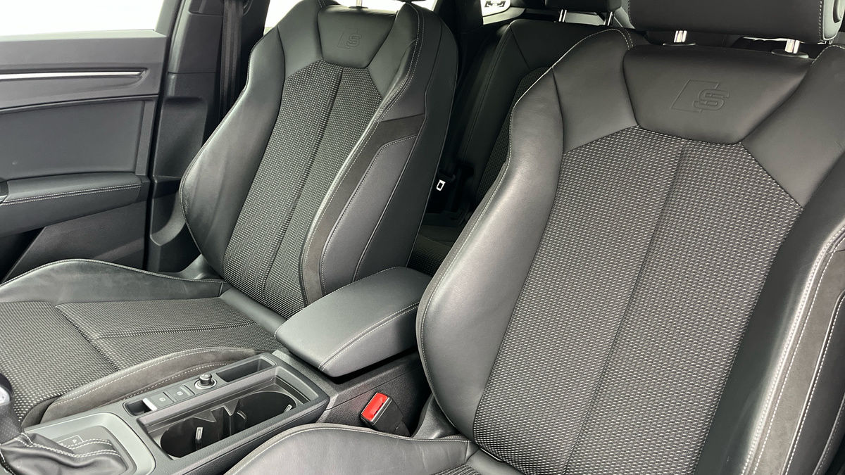 Audi Q3 Image 7