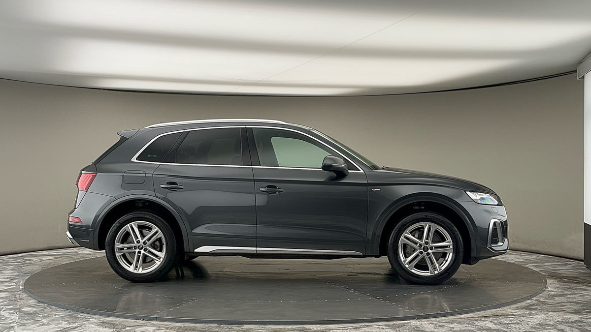 More views of Audi Q5
