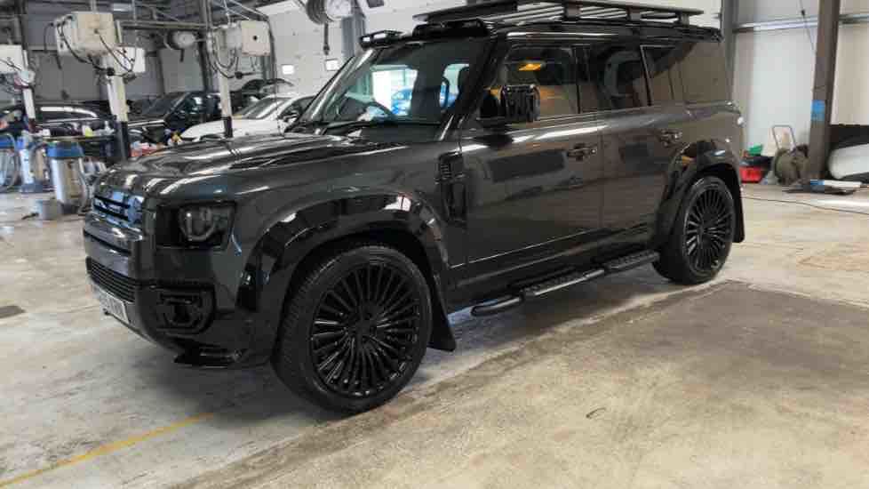 More views of Land Rover Defender 110
