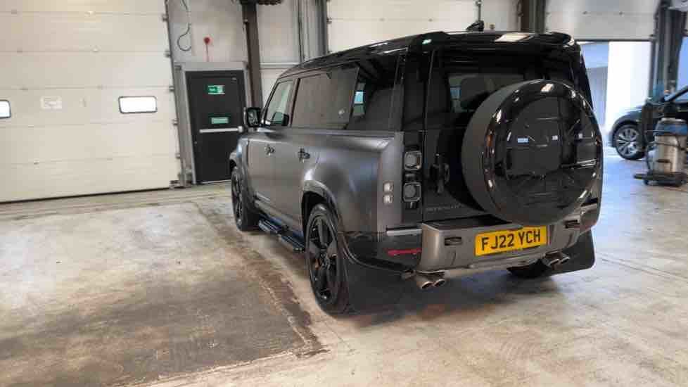 More views of Land Rover Defender 110