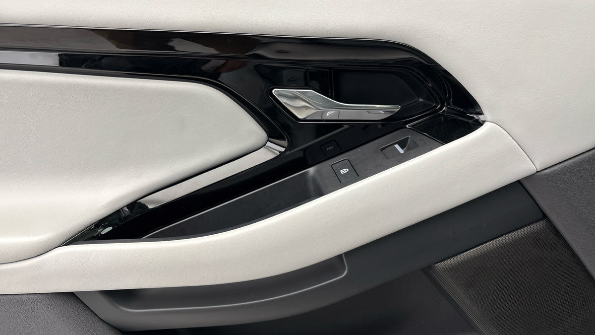 Land Rover Range Rover Evoque Image 19