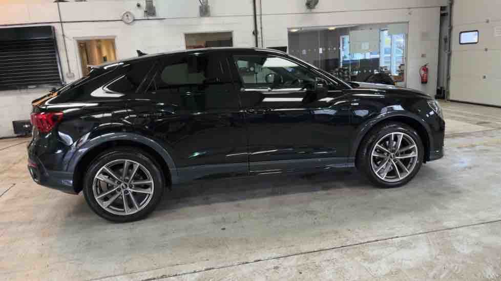 More views of Audi Q3