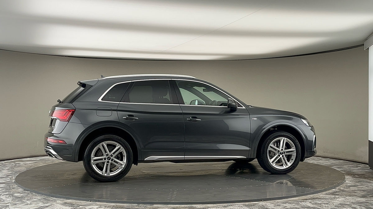 More views of Audi Q5