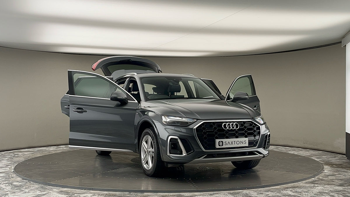 More views of Audi Q5
