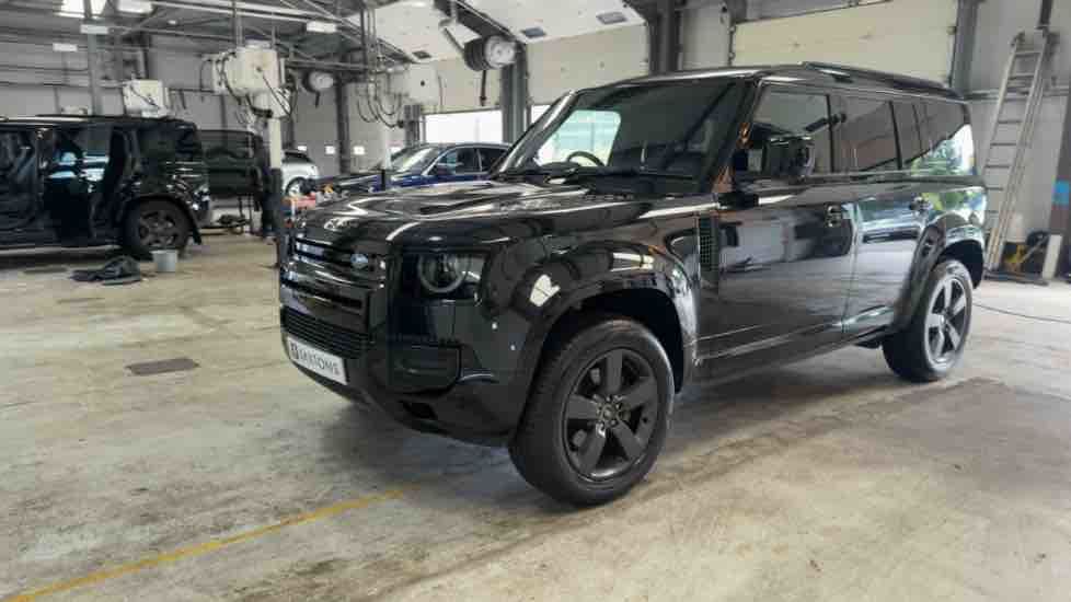 More views of Land Rover Defender 110