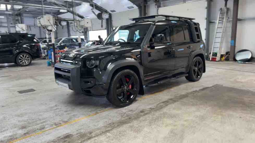 More views of Land Rover Defender 110