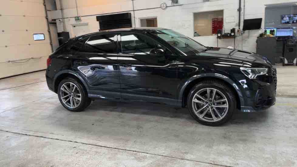More views of Audi Q3