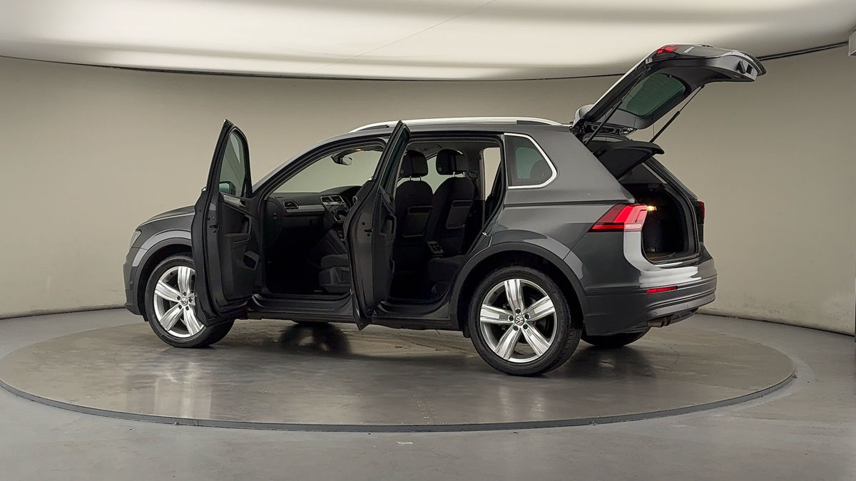 More views of Volkswagen Tiguan