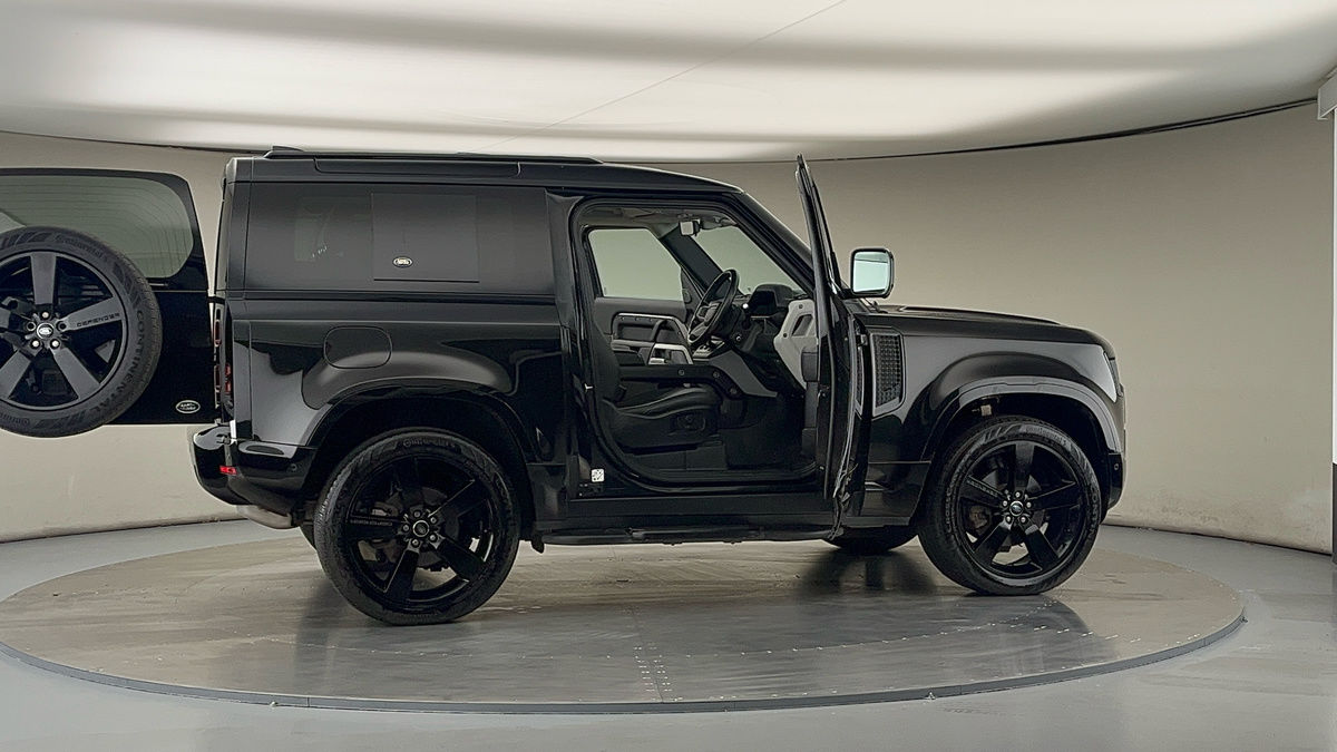 More views of Land Rover Defender 90