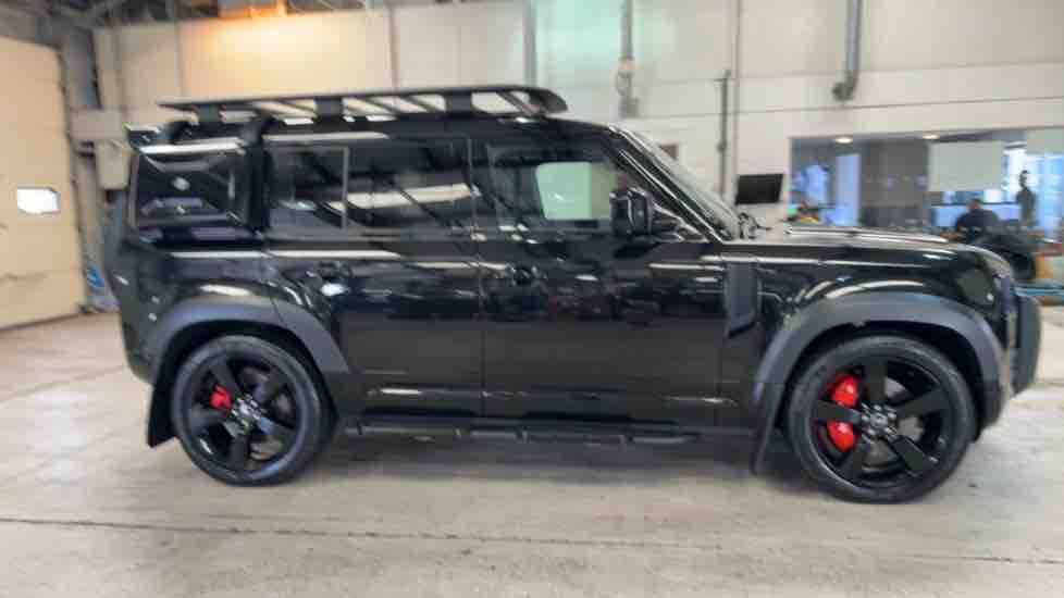 More views of Land Rover Defender 110