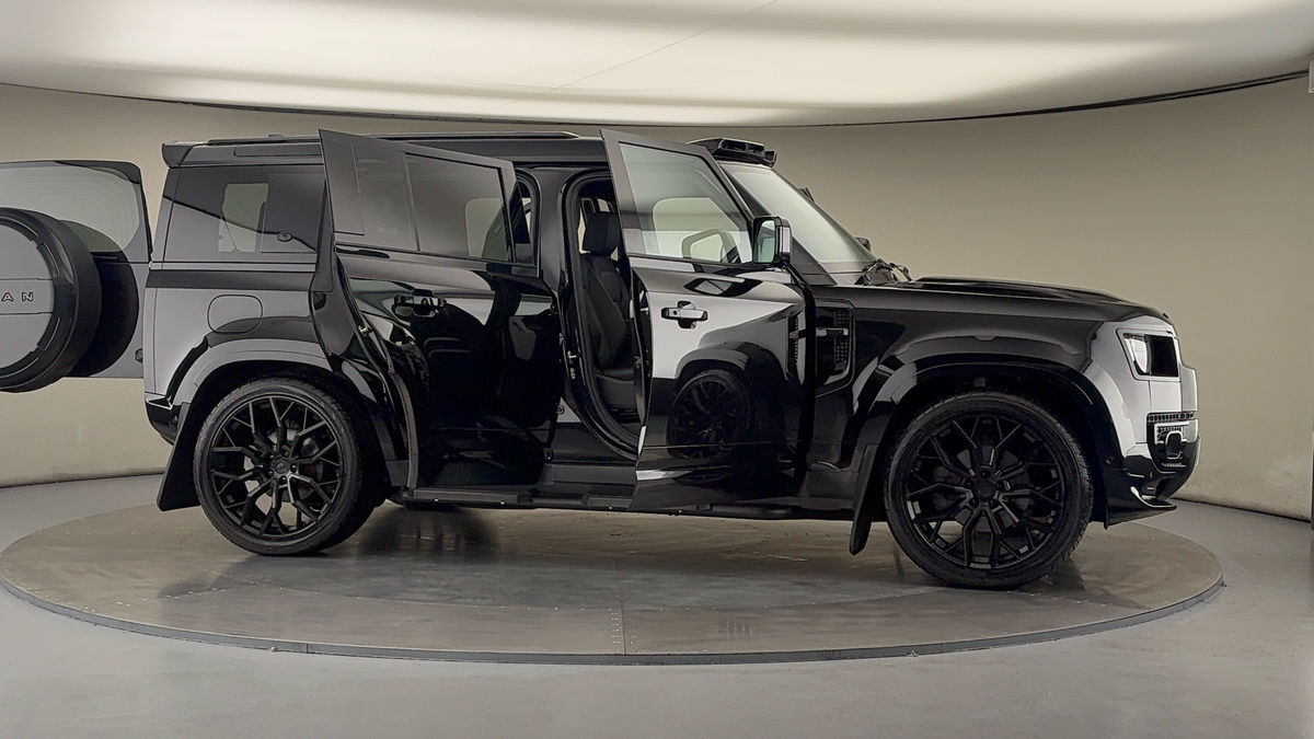 More views of Land Rover Defender 110