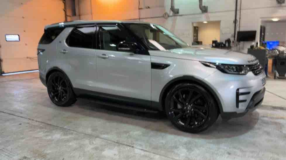 More views of Land Rover Discovery