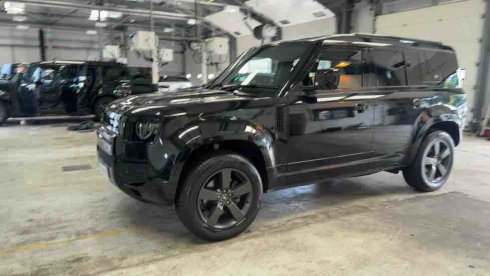 More views of Land Rover Defender 110