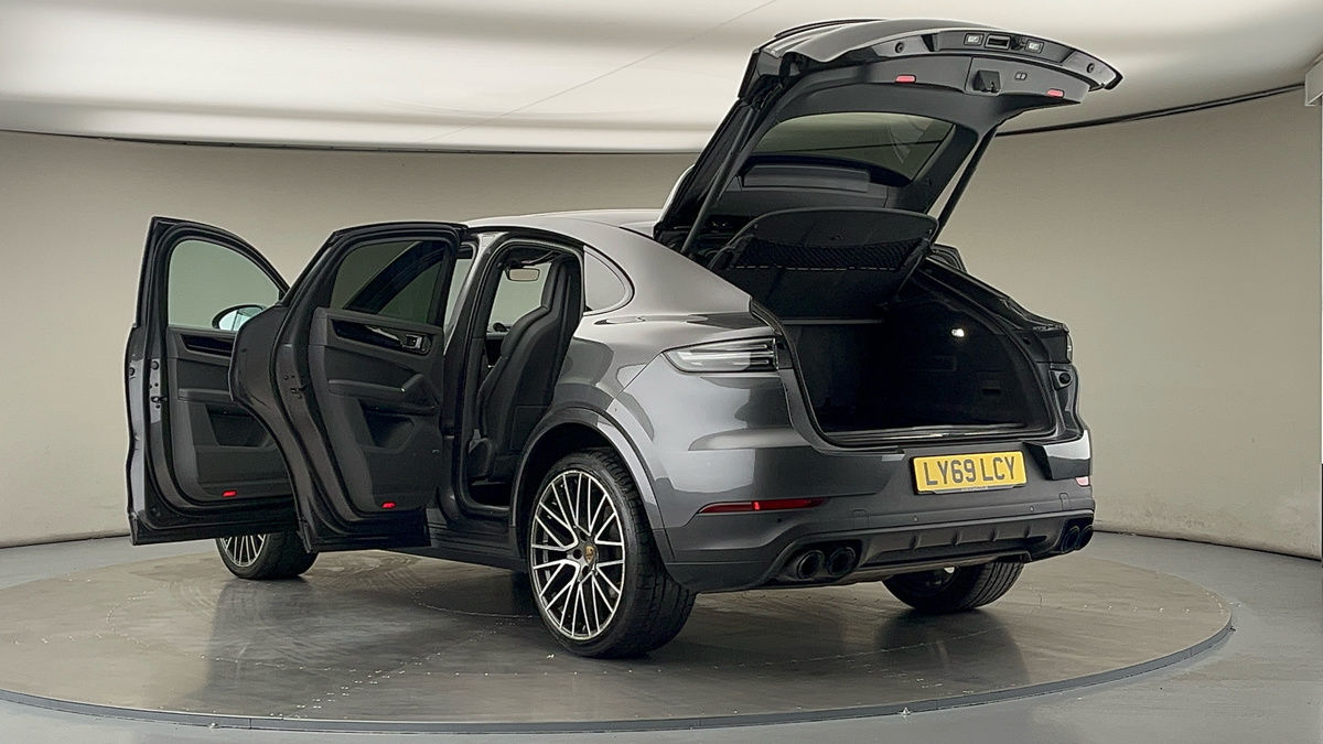 Porsche Cayenne Image 23