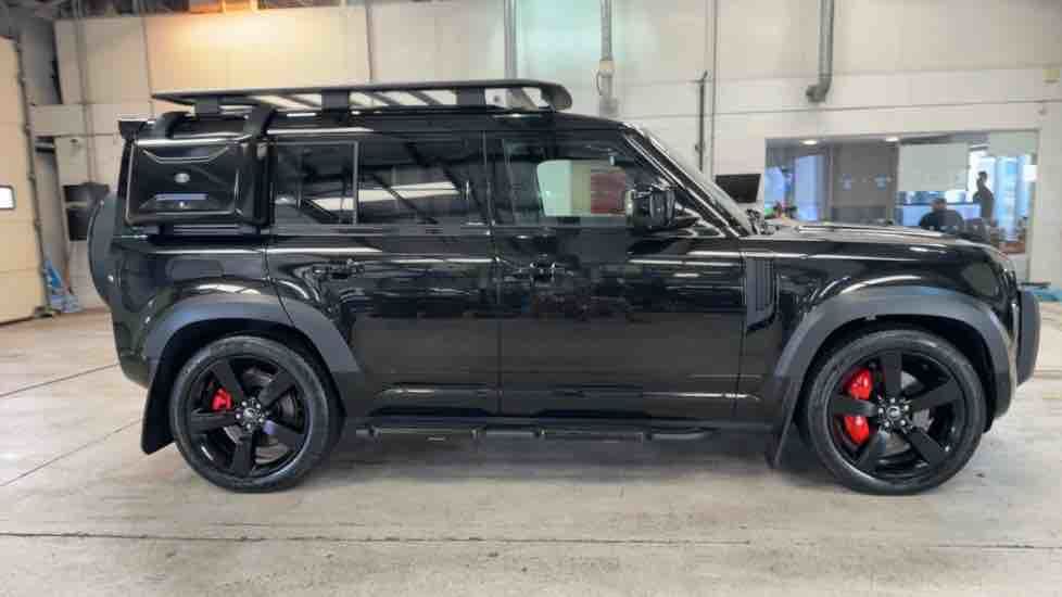 More views of Land Rover Defender 110