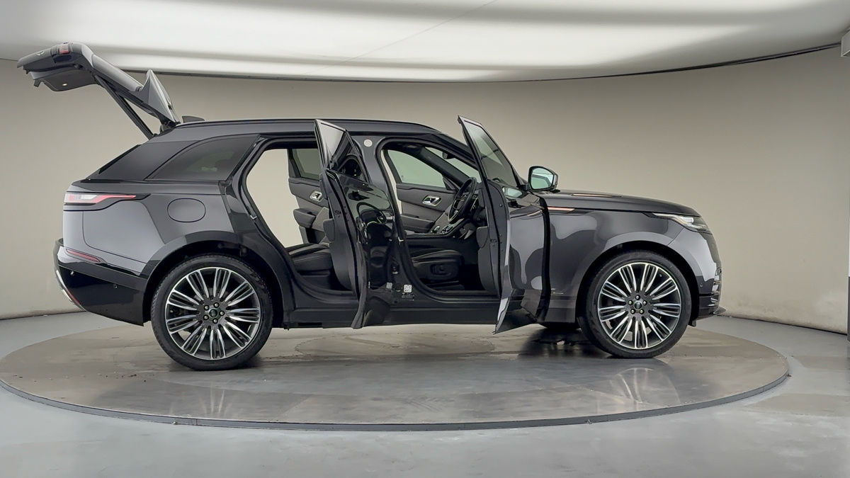 More views of Land Rover Range Rover Velar