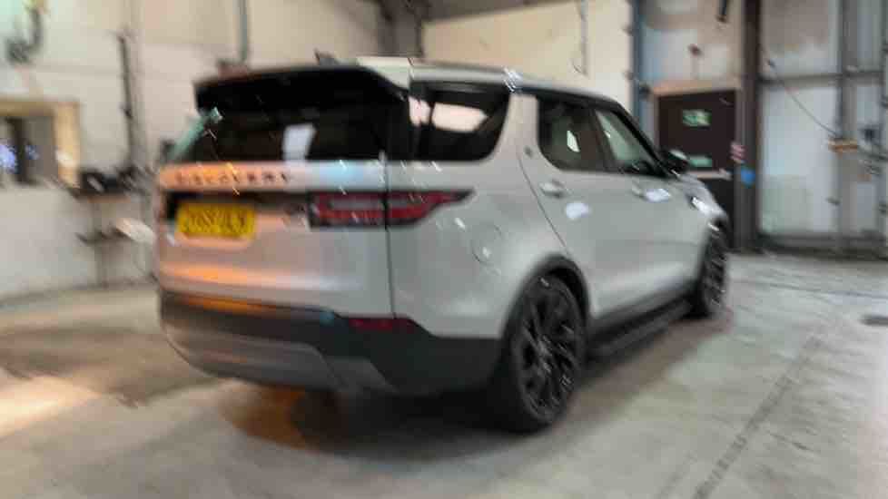 More views of Land Rover Discovery