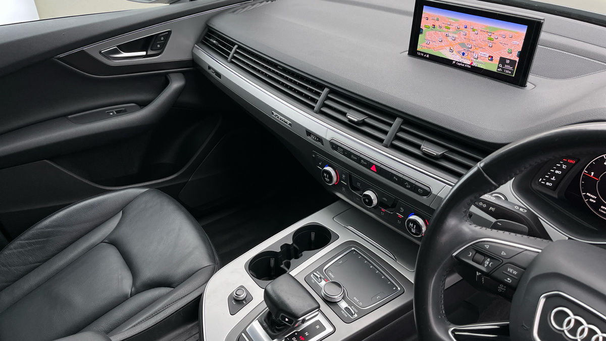 Audi Q7 Image 18