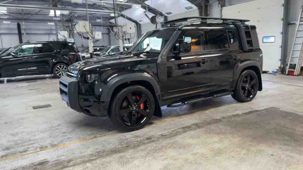 More views of Land Rover Defender 110