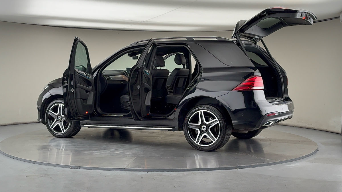 More views of Mercedes-Benz GLE