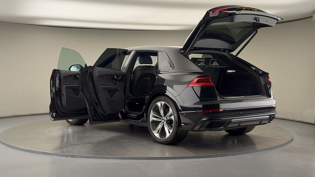 More views of Audi Q8
