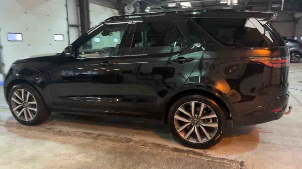 More views of Land Rover Discovery