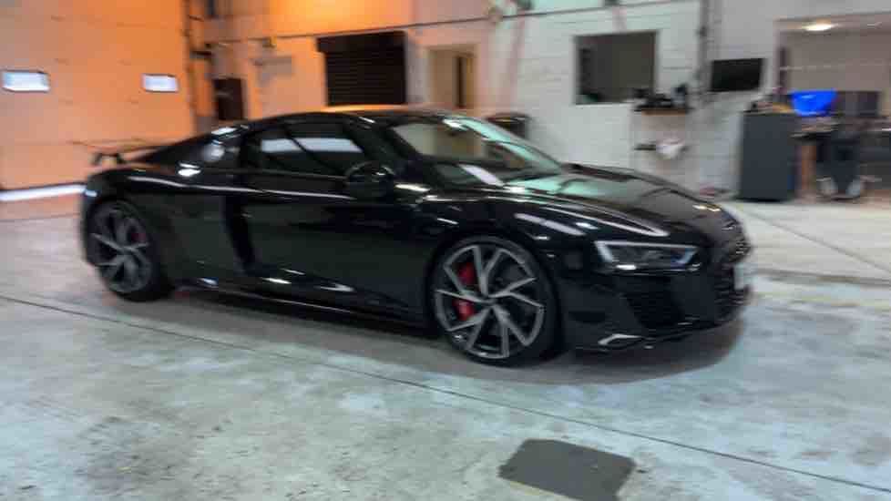 More views of Audi R8
