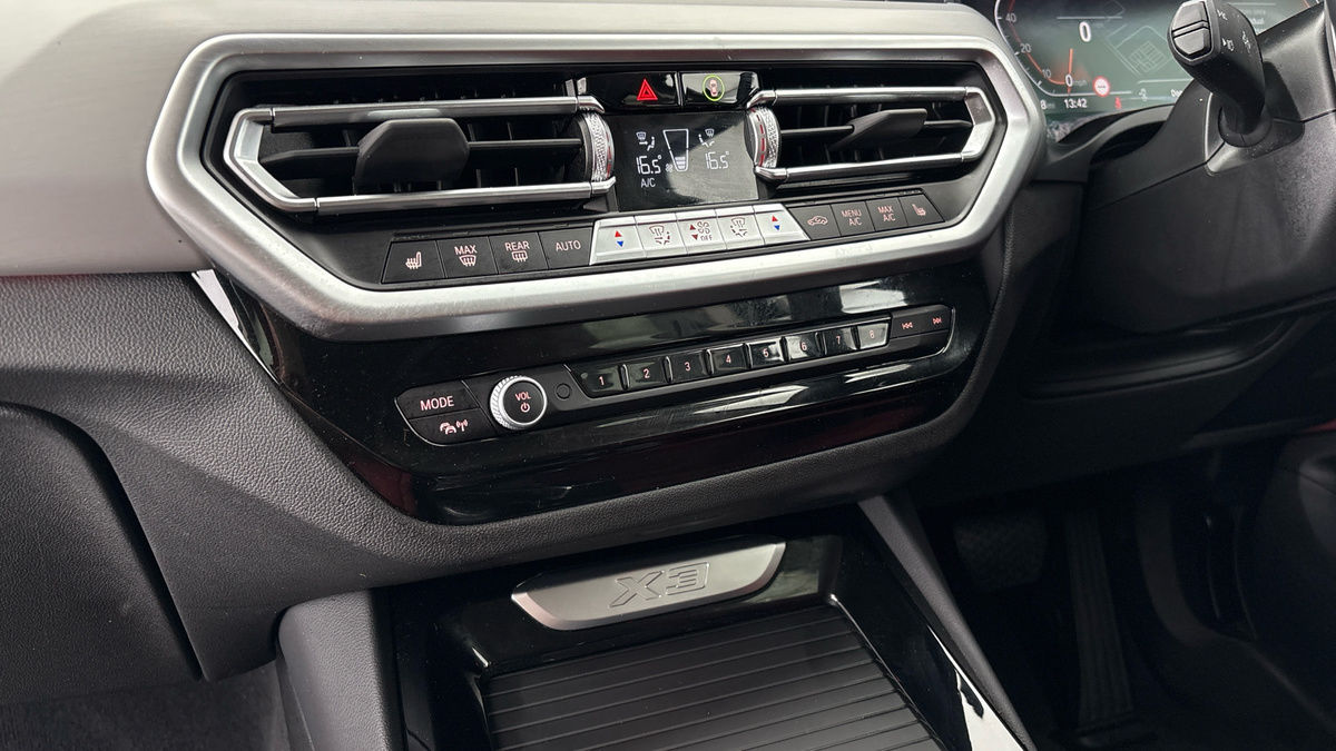 BMW X3 Image 12