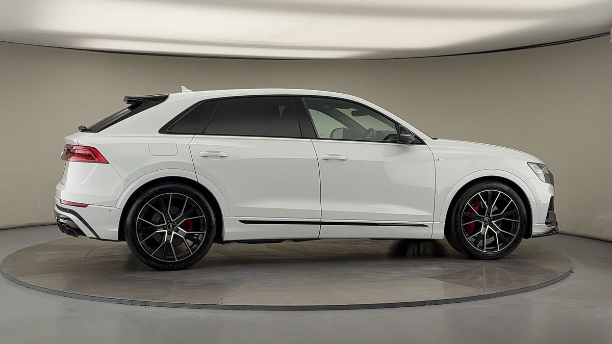 More views of Audi Q8