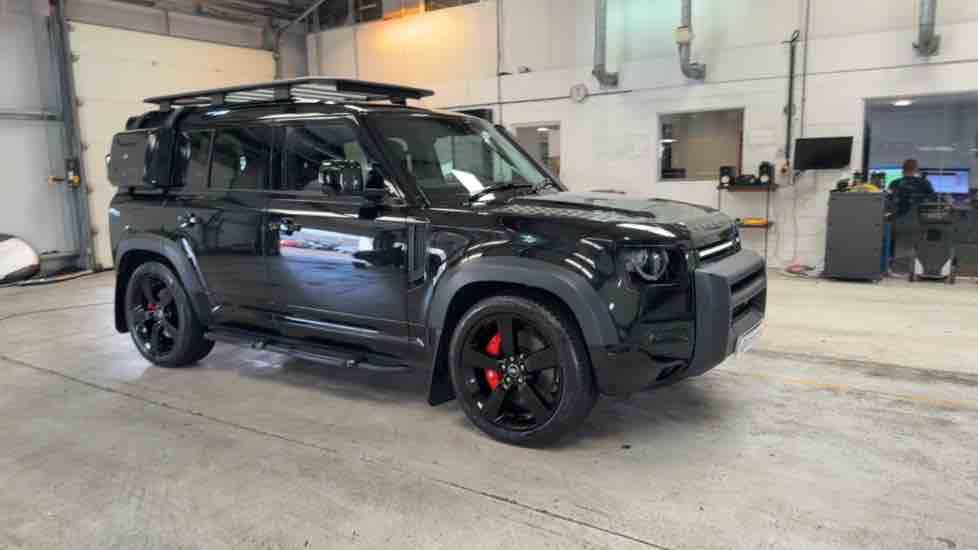 More views of Land Rover Defender 110