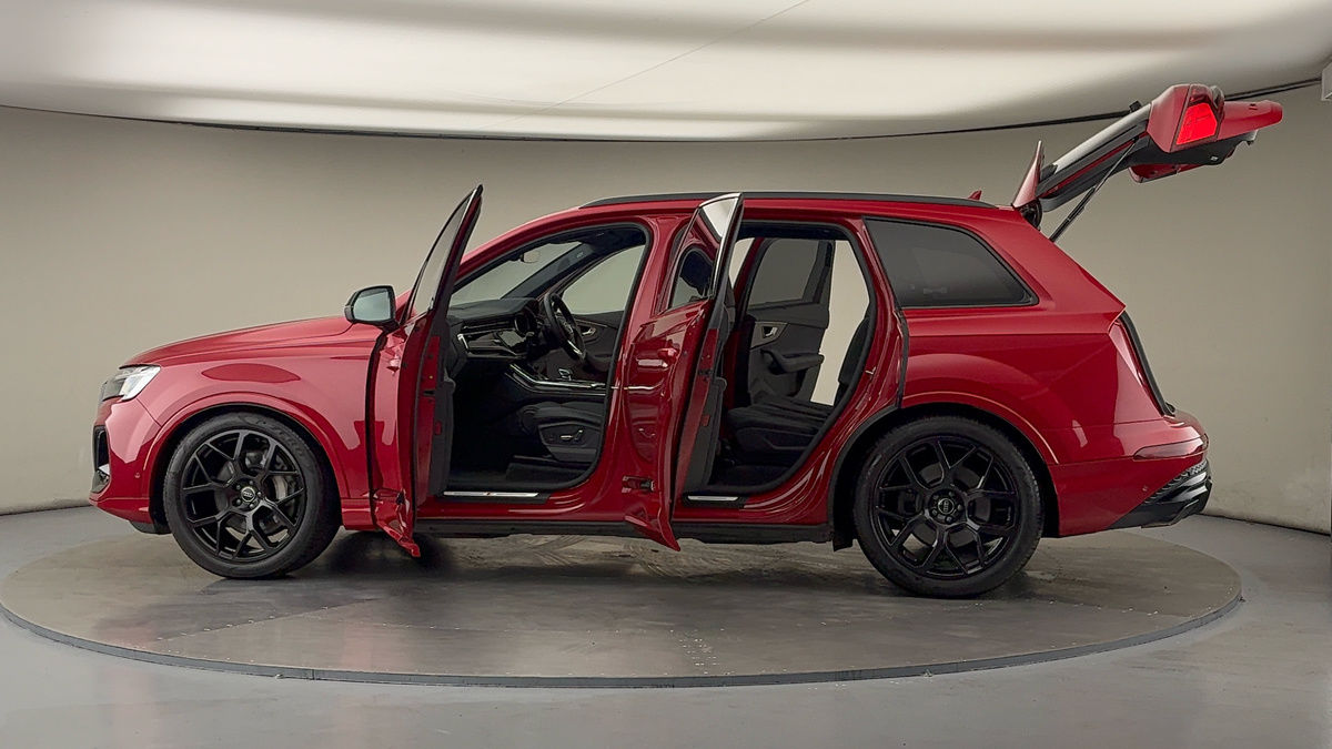 More views of Audi Q7