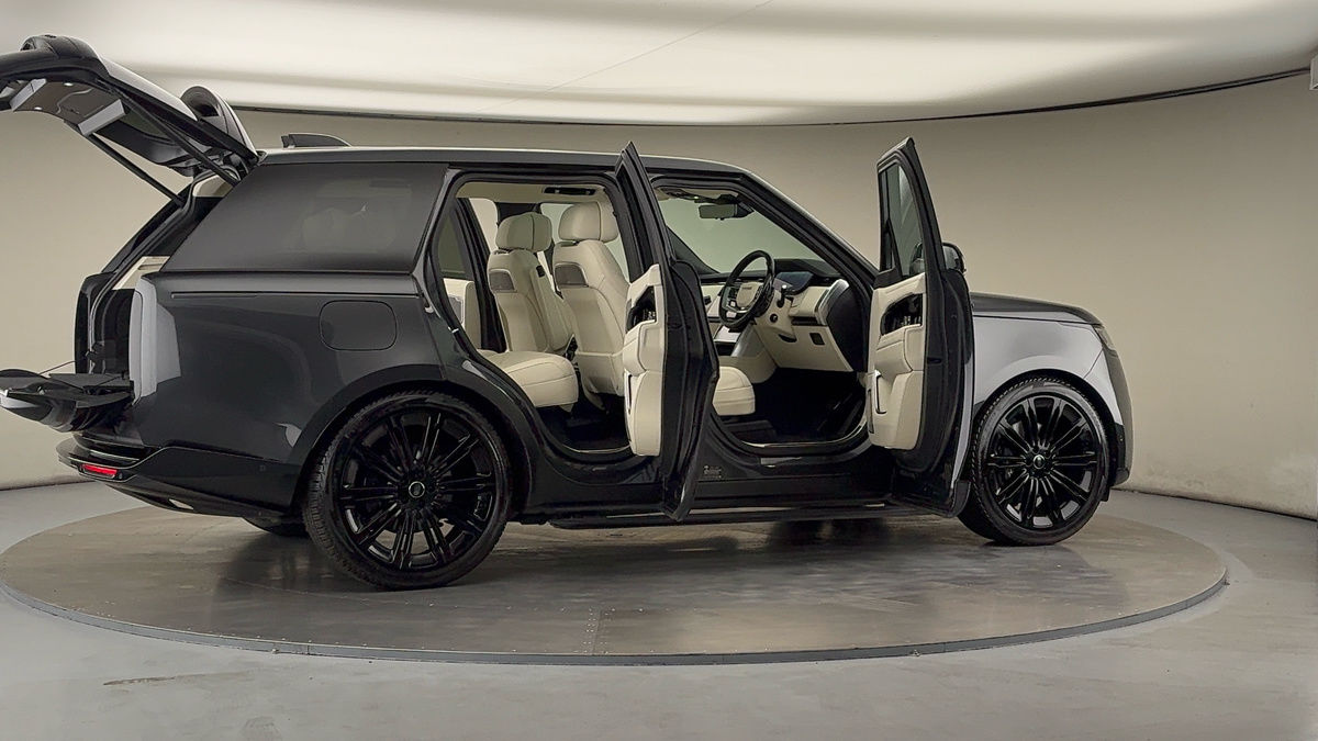 More views of Land Rover Range Rover