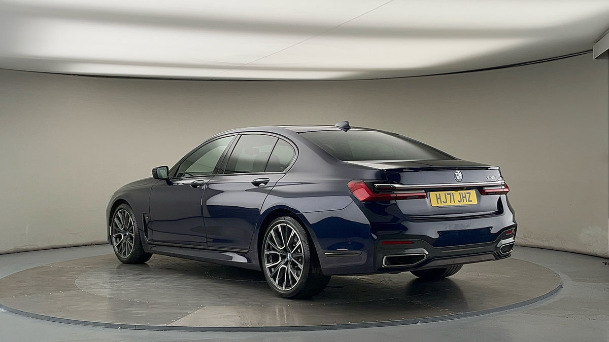 BMW 7 Series Image 2