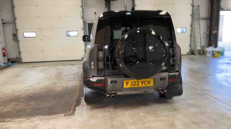 More views of Land Rover Defender 110