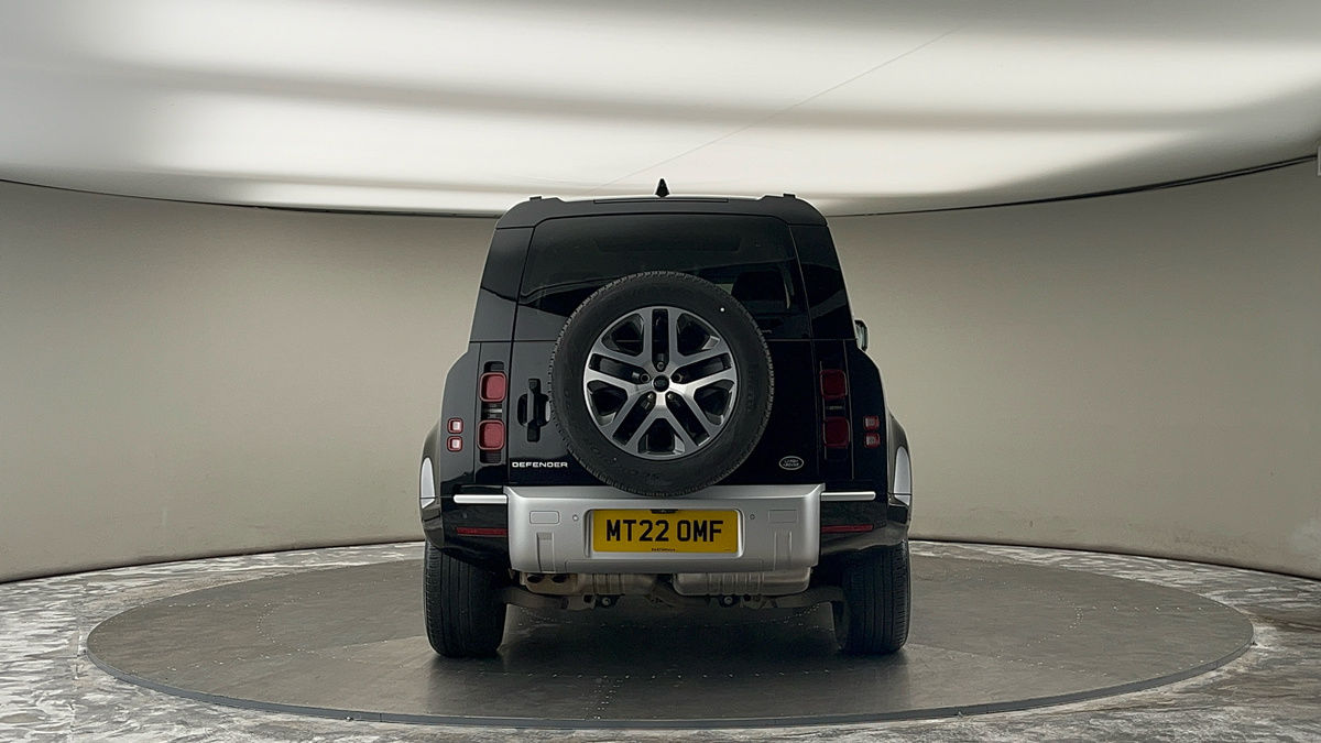 Land Rover Defender 110 Image 4