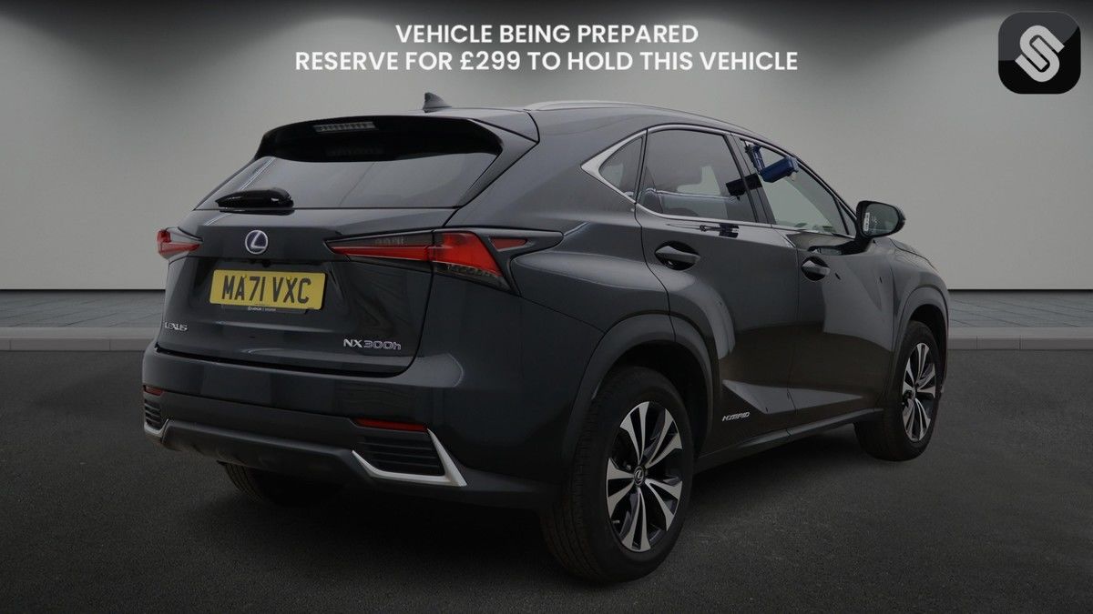 Lexus NX Image 4
