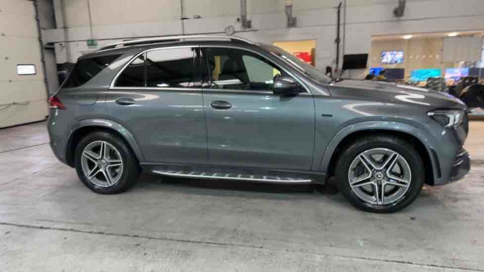More views of Mercedes-Benz GLE