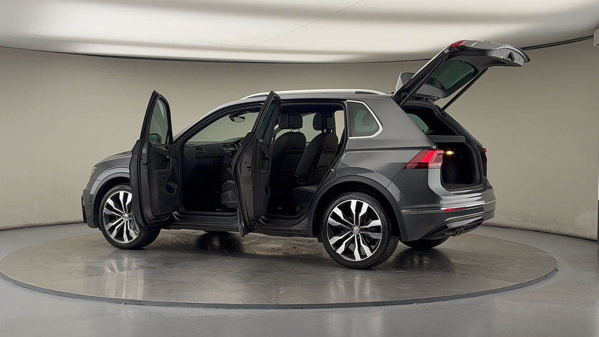 More views of Volkswagen Tiguan
