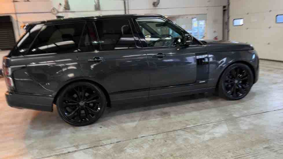 More views of Land Rover Range Rover