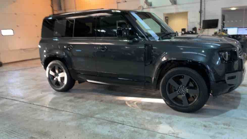 More views of Land Rover Defender 110