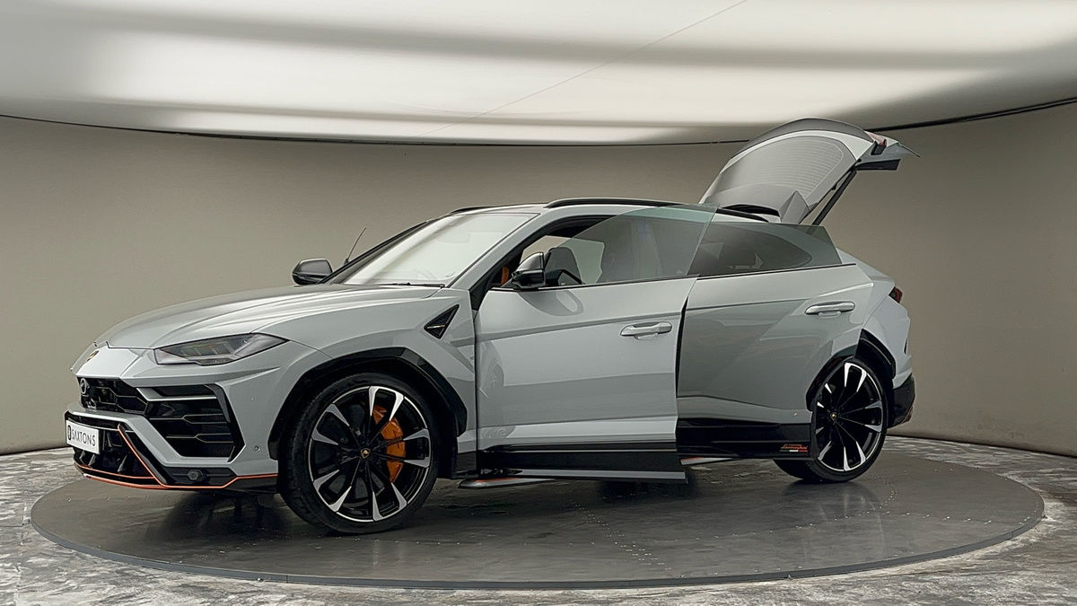More views of Lamborghini Urus